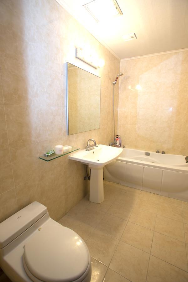 Charmant Hotel มกโพ ภายนอก รูปภาพ